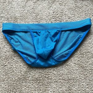Men’s blue brief